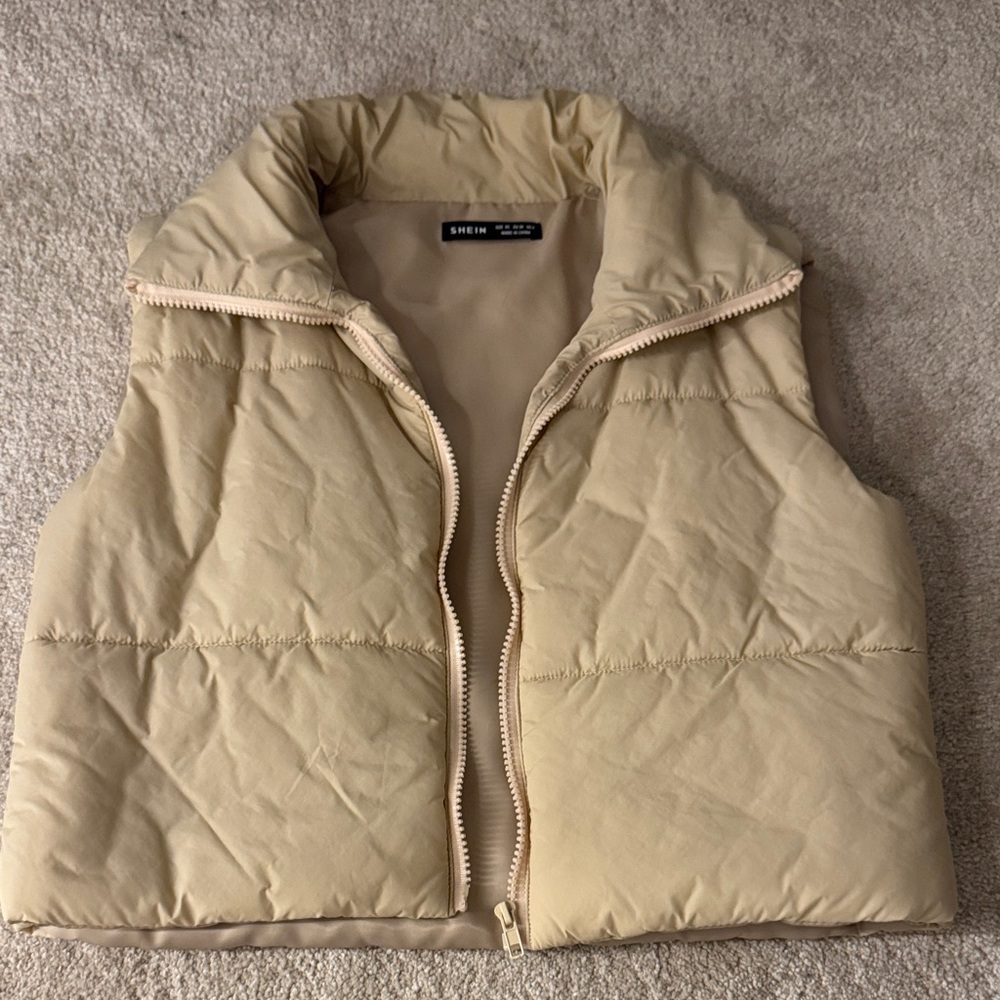 SHEIN Beige Quilted Vest